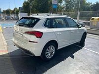 Usado Skoda Kamiq Style 110 CV (80 kW) 2021 Blanco SUV