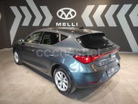 Usado Seat Leon Style 116 CV (85 kW) 2021 Gris / plata Berlina