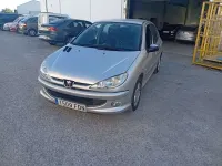 Usado Peugeot 206 75 CV (55 kW) 2006 Gris Utilitario