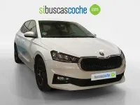Usado Skoda Fabia Selection 95 CV (69 kW) 2024 Blanco Utilitario