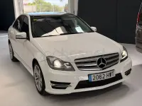 Usado Mercedes C220 170 CV (125 kW) 2014 Blanco Berlina