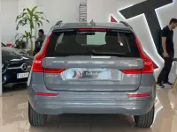 Käytetty Volvo XC60 Plus 200 HP (147 kW) 2023 Harmaa Katumaasturi
