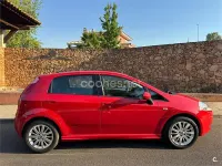 Usado Fiat Punto Dynamic 90 CV (66 kW) 2009 Rojo Utilitario