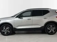 Usado Volvo XC40 Plus 163 CV (119 kW) 2025 Plateado SUV