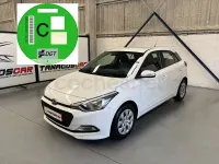 Usado Hyundai i20 84 CV (61 kW) 2016 Blanco Berlina