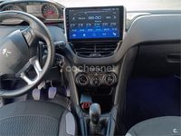 Usado Peugeot 208 Style 82 CV (60 kW) 2014 Gris / plata Utilitario