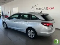 Usado Opel Astra GS Line 122 CV (89 kW) 2020 Gris / plata Familiar