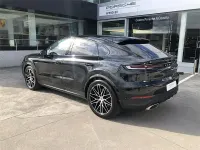 Usado Porsche Cayenne E-Hybrid 471 CV (346 kW) 2025 Negro metalizado SUV