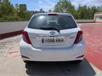 Usado Toyota Yaris City 99 CV (72 kW) 2013 Blanco Utilitario