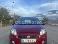 Usado Fiat Grande Punto Emotion 90 CV (66 kW) 2006 Granate Utilitario