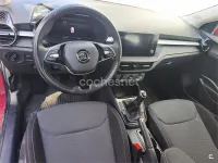 Usado Skoda Fabia Essence 80 CV (58 kW) 2023 Rojo Utilitario