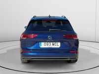 Usado VW Golf VIII Life 110 CV (80 kW) 2022 Azul Familiar