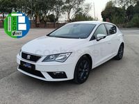 Usado Seat Leon Style 130 CV (95 kW) 2019 Blanco Berlina