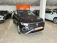 Usado VW T-Roc Life 150 CV (110 kW) 2024 Negro SUV