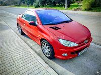 Usado Peugeot 206 CC 110 CV (80 kW) 2005 Rojo Descapotable