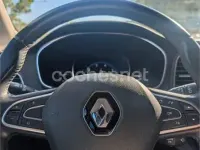 Usado Renault Mégane Zen 130 CV (95 kW) 2017 Gris / plata Berlina