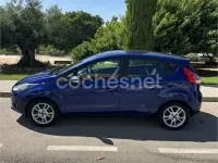 Usado Ford Fiesta Trend 82 CV (60 kW) 2014 Azul Utilitario