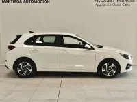 Usado Hyundai i30 101 CV (74 kW) 2024 Blanco Utilitario