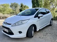 Usado Ford Fiesta Sport 95 CV (69 kW) 2012 Blanco Berlina