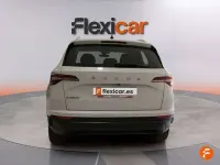 Usado Skoda Karoq Ambition 116 CV (85 kW) 2022 Blanco SUV