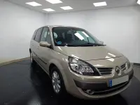 Usado Renault Grand Scénic II Dynamique 110 CV (80 kW) 2008 Marrón Monovolumen