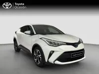 Begagnad Toyota C-HR Advance 184 HK (135 kW) 2022 Vit SUV