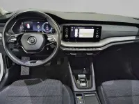 Usado Skoda Octavia Ambition 110 CV (80 kW) 2021 Blanco Familiar