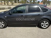 Używany Ford Focus Trend 115 KM (84 kW) 2006 Szary Sedan/Limuzyna