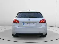 Usado Peugeot 308 Allure 130 CV (95 kW) 2020 Blanco