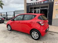 Usado Hyundai i10 66 CV (48 kW) 2019 Rojo Utilitario