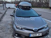 Usado Toyota Auris Hybrid Active 136 CV (100 kW) 2015 Gris / plata Familiar