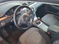 Usado VW Passat Advance 105 CV (77 kW) 2011 Gris / plata Berlina