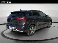 Usado Kia Niro 141 CV (103 kW) 2018 Gris / plata SUV