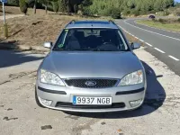 Usado Ford Mondeo Ghia 145 CV (106 kW) 2003 Gris Berlina