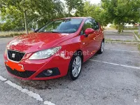 Usado Seat Ibiza Reference 90 CV (66 kW) 2010 Rojo Berlina