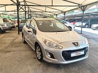 Usado Peugeot 308 Active 120 CV (88 kW) 2013 Gris / plata Berlina