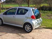 Usado Toyota Aygo 54 CV (39 kW) 2008 Gris / plata Utilitario