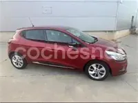 Usado Renault Clio IV Zen 90 CV (66 kW) 2016 Granate Berlina