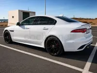 Usado Jaguar XE R-Dynamic 300 CV (220 kW) 2020 Blanco Berlina