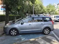 Usado Peugeot 5008 Allure 115 CV (84 kW) 2013 Azul Monovolumen
