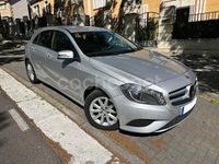 Usado Mercedes A180 Urban 109 CV (80 kW) 2013 Gris / plata Berlina
