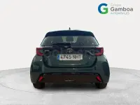 Usado Toyota Yaris Hybrid Active 116 CV (85 kW) 2025 Rojo Berlina