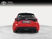 Usado Toyota Yaris Plus 116 CV (85 kW) 2022 Rojo Utilitario