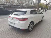 Usado Renault Mégane IV Bose Edition 130 CV (95 kW) 2018 Blanco Berlina