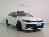 Usado VW Passat R-line 150 CV (110 kW) 2024 Blanco Familiar