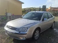 Usado Ford Mondeo Trend 130 CV (95 kW) 2006 Gris / plata Berlina