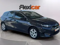 Usado Kia Ceed 136 CV (100 kW) 2023 Gris Utilitario