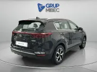 Usado Kia Sportage Plus 136 CV (100 kW) 2021 Gris / plata SUV