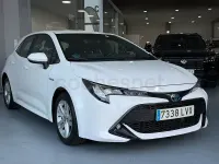 Usado Toyota Corolla Active 122 CV (89 kW) 2022 Blanco Berlina