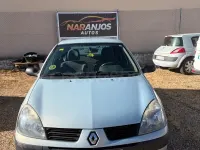 Usado Renault Clio II 60 CV (44 kW) 2004 Gris / plata Berlina